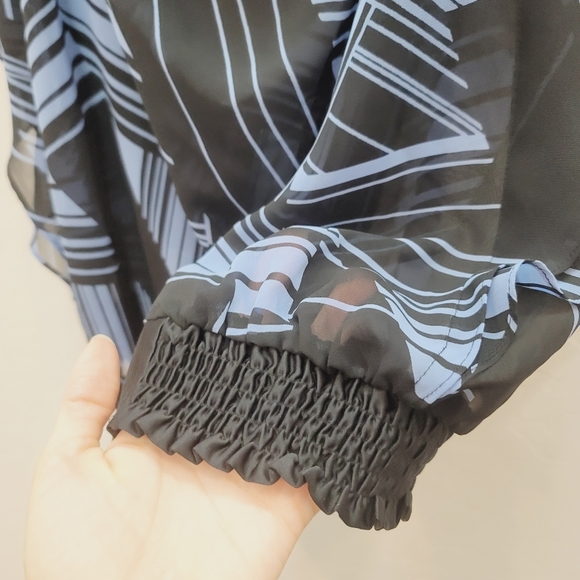 💕 Worthington Blue & Black Semi Sheer Blouse Top Women's Size Large Petite - Picture 3 of 10